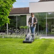 Hayter Hawk 43 Cordless Self Propelled Lawnmower 555A (without battery and charger) - image 3