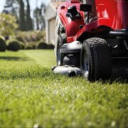 Honda HF 2625 HTE 690cc Ride-On Lawn Tractor - image 3