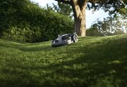 Husqvarna Automower 320 NERA - Robotic Lawnmower - In Action