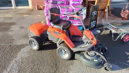 Husqvarna Electric Ride on Lawnmower - image 1