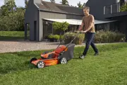 Husqvarna LC 142iS Cordless Lawnmower, Charger & Battery Kit - image 4